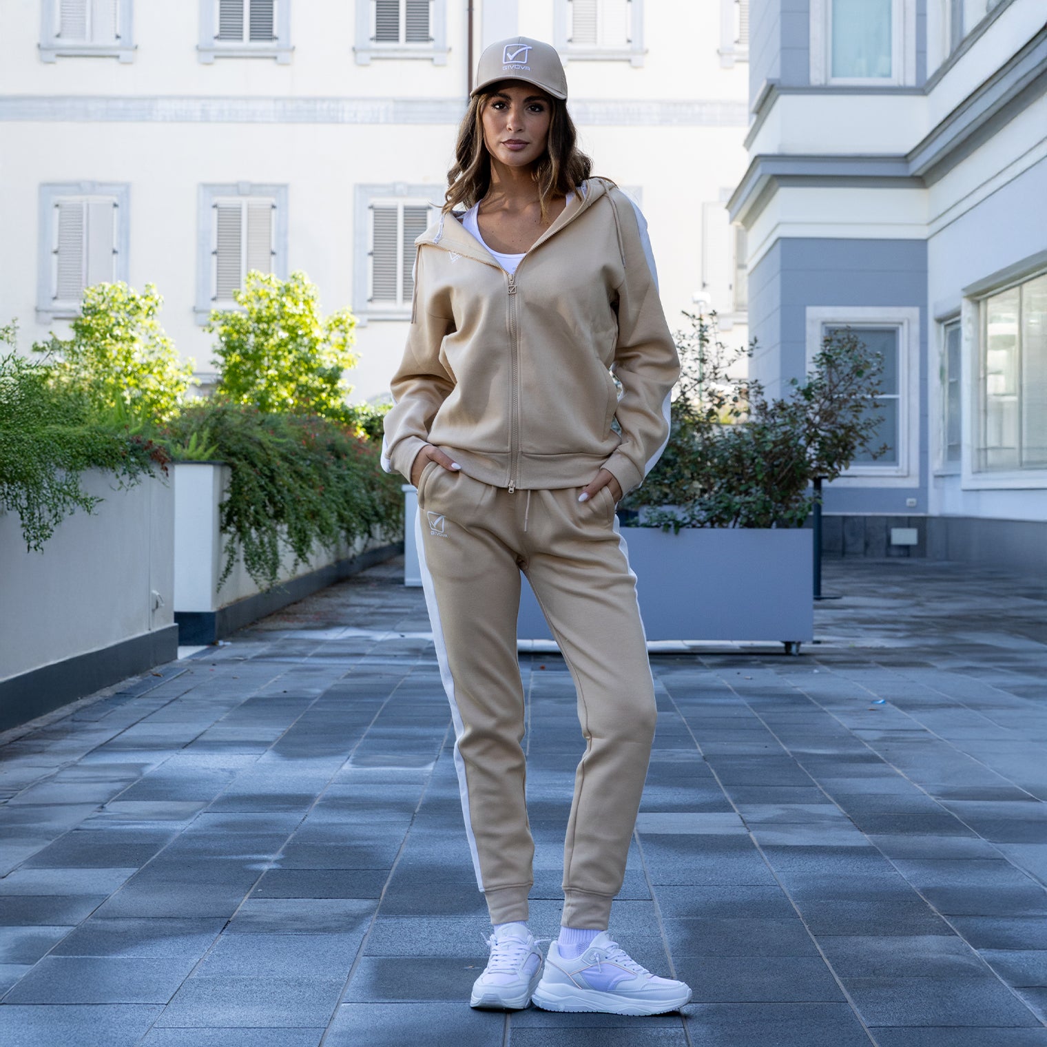 HOODIE TRACKSUIT GALLERY